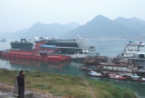 Vessels moored adjacent to the northern bank of the Yangtse river at Yichang, Hubei province in China 30°43′N 111°17′E